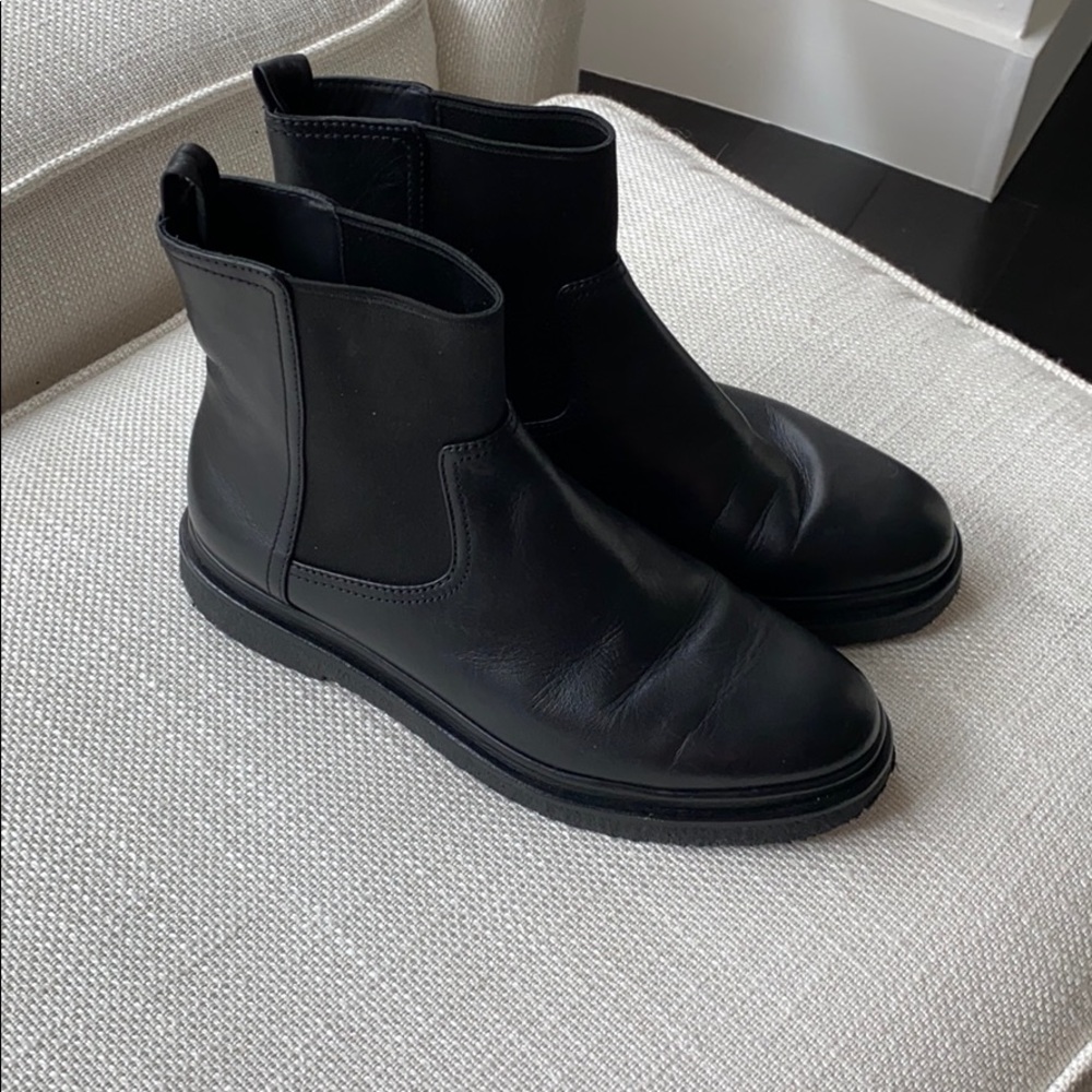 Vince litton Chelsea boots